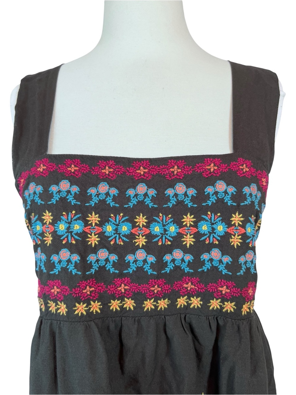 NATURAL LIFE Boho Crop Tank Top with Multicolor Floral Embroidery - Picture 2 of 9